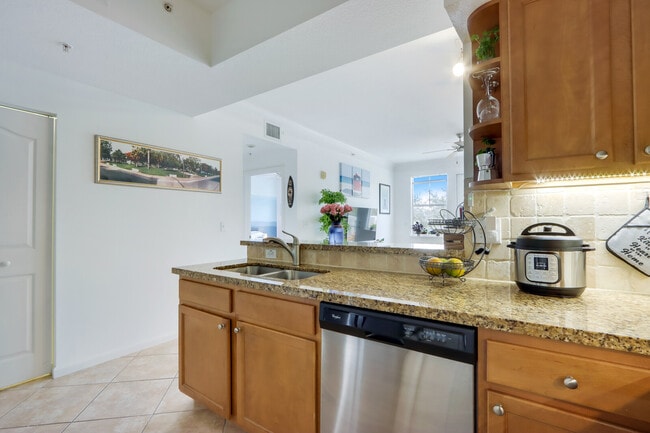 Building Photo - 276 Murcia Dr