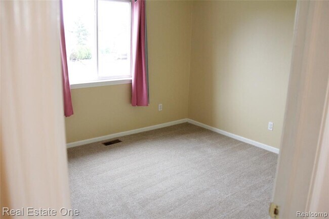 Building Photo - 40690 Bluesprings Ct