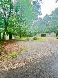 Building Photo - 616 Springville Rd