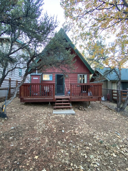Building Photo - 875 Orange Ave