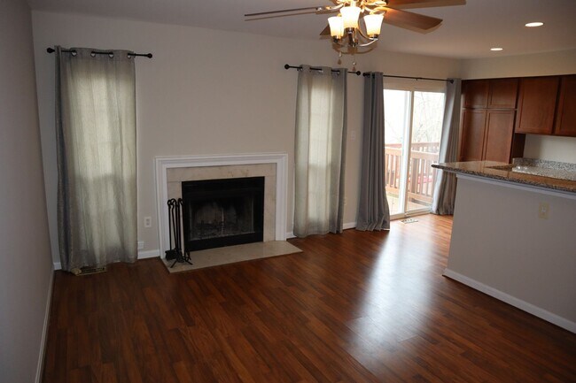 Building Photo - Charming Townhome Nestled in a Private Cul...
