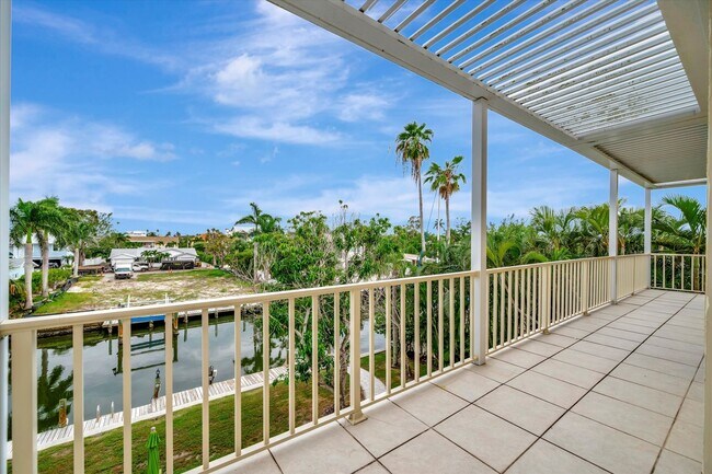 Building Photo - Stunning Annual Rental: Luxury Coastal Living on Longboat Key | 6 Bed | 5.5 bath | 4 car | Pool