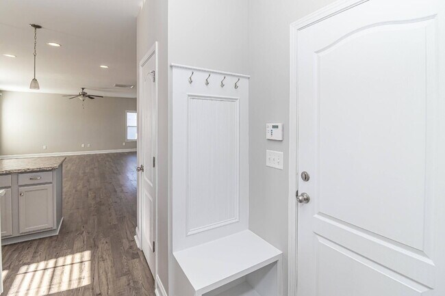 Building Photo - STUNNING & SPACIOUS! GANDER LAKE 4 BR | 3 BA IN PIKEVILLE SCHOOL DISTRICT *LAWN CARE INCLUDED!*