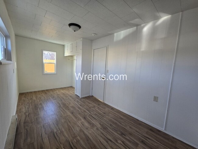 Building Photo - Newly Updated 1 Bed / 1 Bath Bungalow Not available for showing until after 4/1/2026
