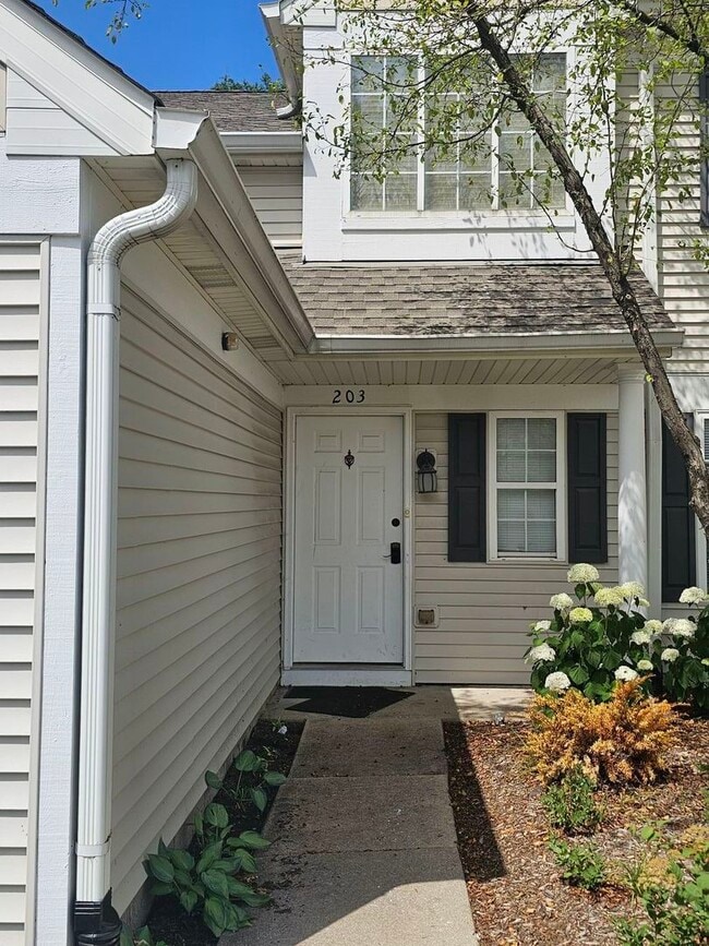 Building Photo - 2935 Rutland Cir