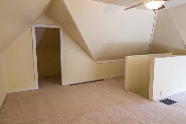 Building Photo - 30 E Maynard Ave