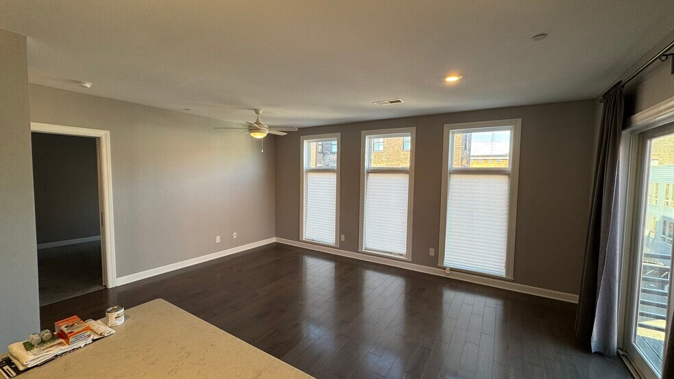 Building Photo - 116 W 15th St