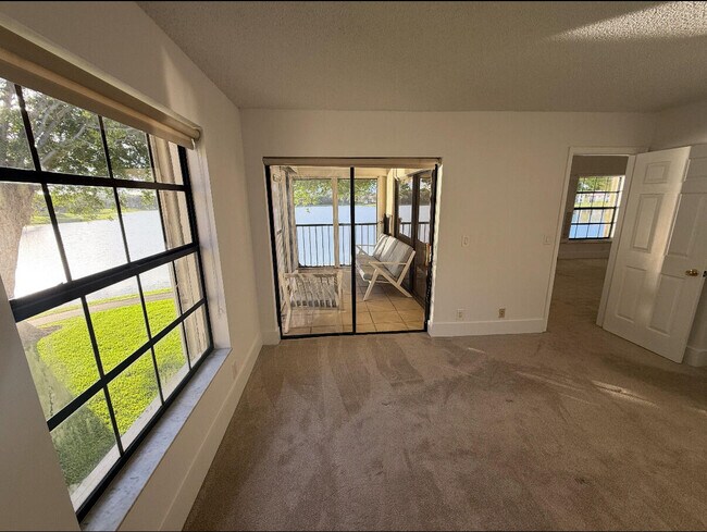 Building Photo - 330 Palmwood Pl