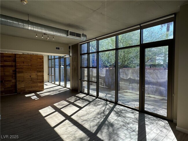 Building Photo - 353 E Bonneville Ave