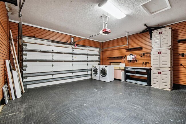 Building Photo - 541 NW 205th Ave
