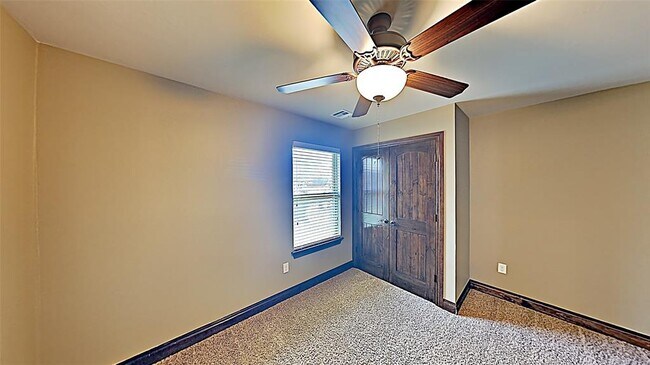 Building Photo - 13604 Gentry Dr