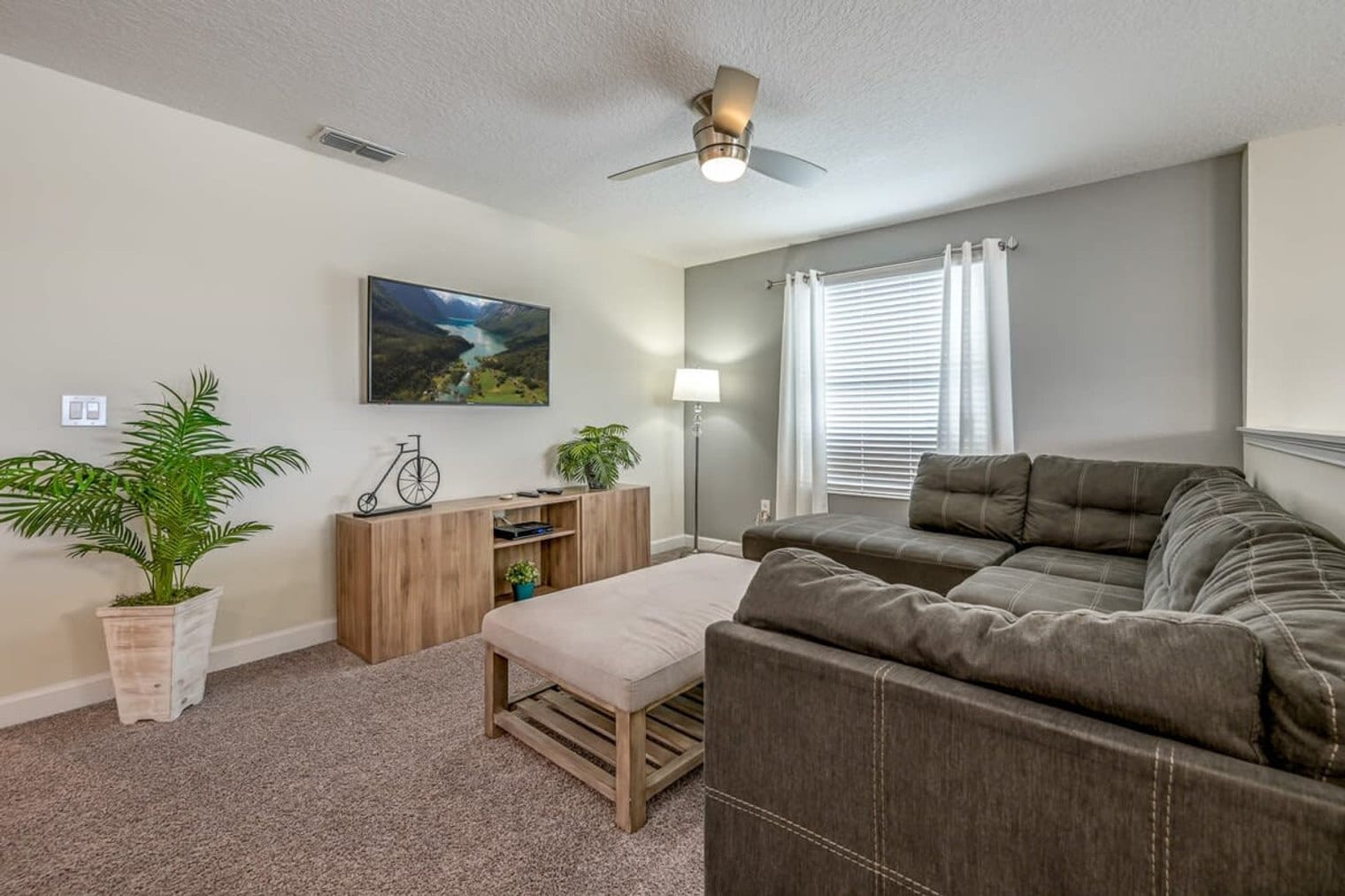 Building Photo - 4789 Kings Castle Cir