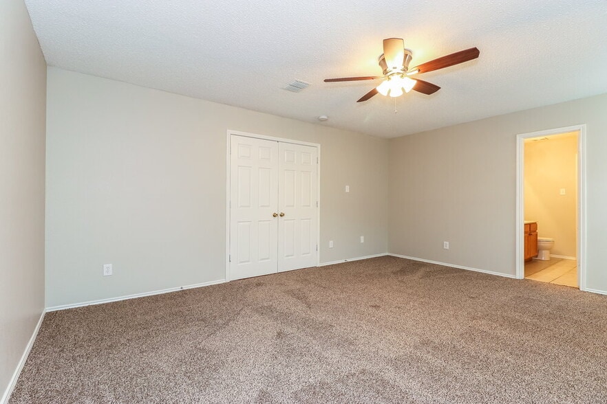 Building Photo - 10024 Chapel Rock Dr