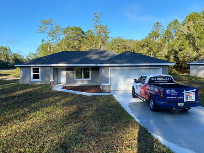 Primary Photo - Custom Home - Desirable SW Dunnellon Neigh...