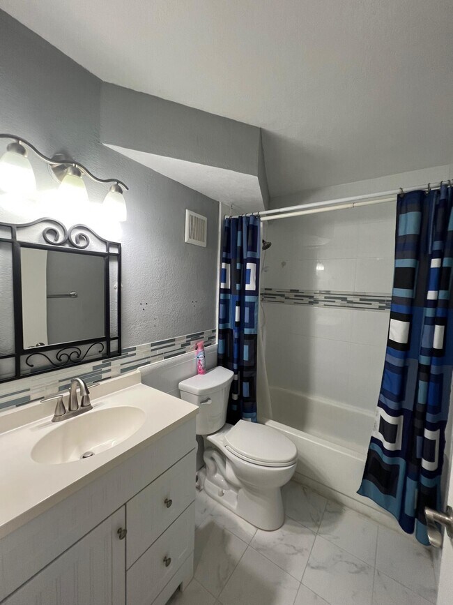 Building Photo - 3341 NW 47th Terrace