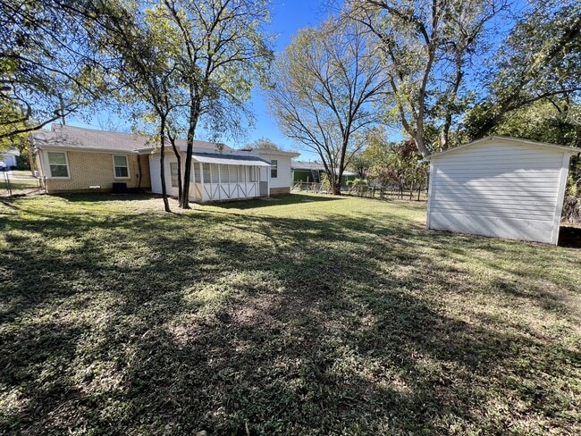 Building Photo - 3225 Knox St