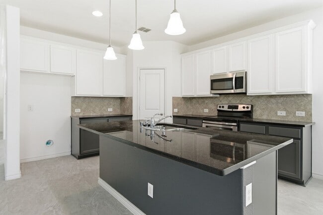Building Photo - 11300 Hubbard Creek Dr