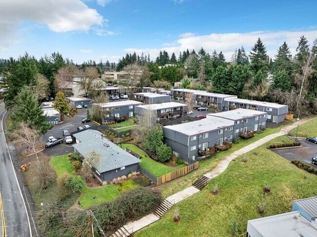 Building Photo - FIRST MONTHS RENT FREE! 2 bedroom 1 bath!!