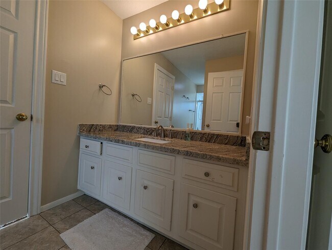 Building Photo - 20406 Chadbury Park Dr