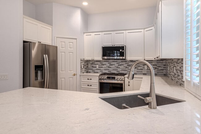 Building Photo - 44357 Royal Lytham Dr