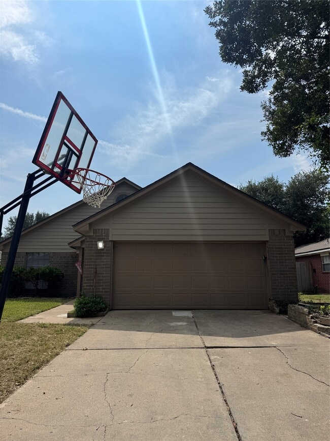 Building Photo - 6430 Garden Canyon Dr