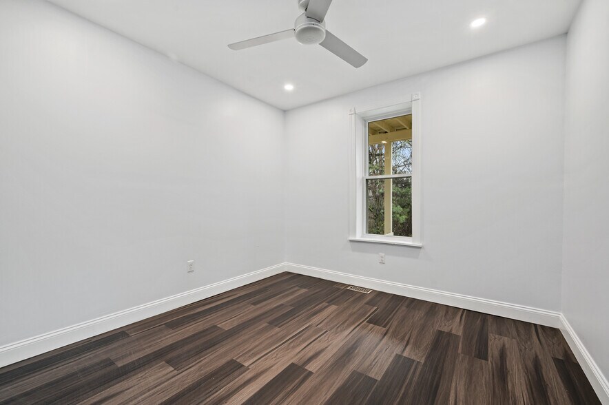 Building Photo - 318 Laurel St