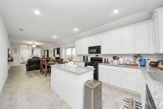 Building Photo - 21246 Montego Bay Dr