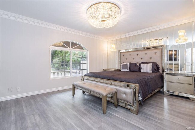 Building Photo - 18834 Devonshire St