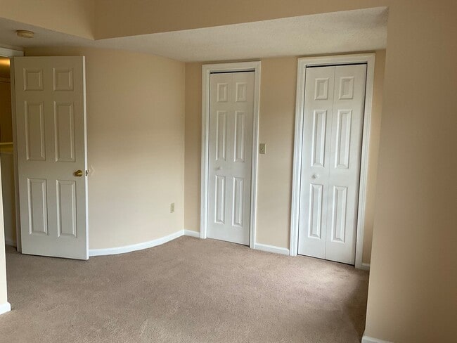 Building Photo - Luxury Townhouse at Camden Pines