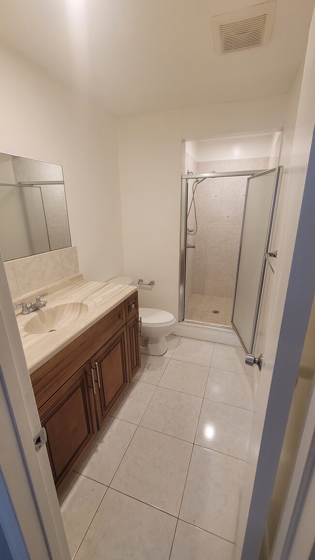 Master Bathroom - 7338 NW 75th St