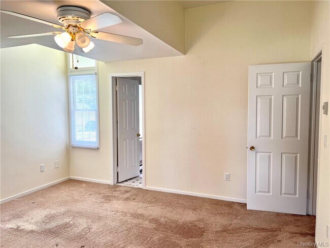 Building Photo - 1604 Holly Stream Ct