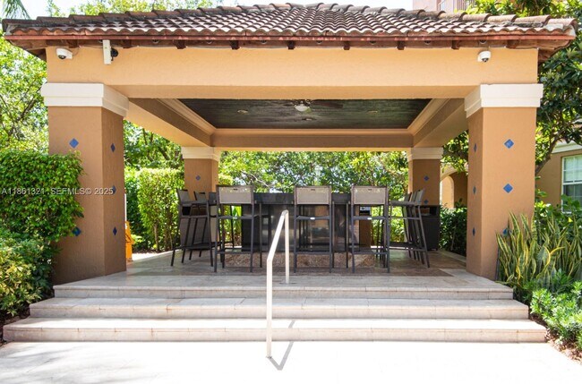 Building Photo - 19601 E Country Club Dr