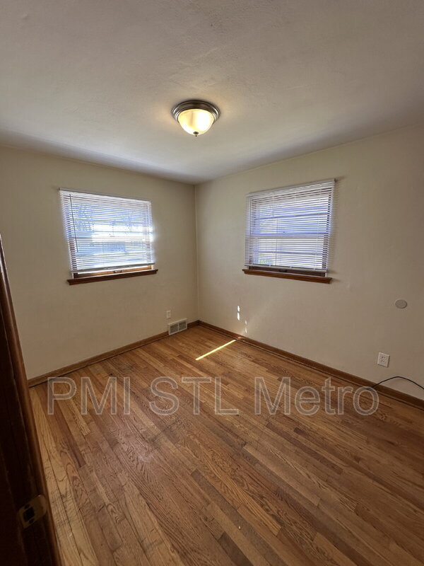 Building Photo - 6824 Larry Ln