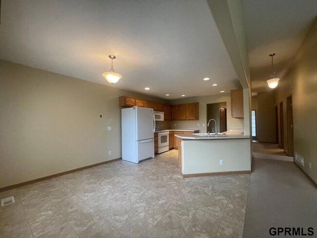 Building Photo - 2309 Aberdeen Dr