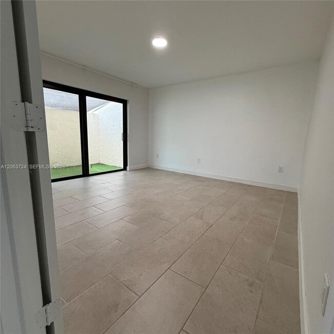 Building Photo - 10672 SW 79th Terrace