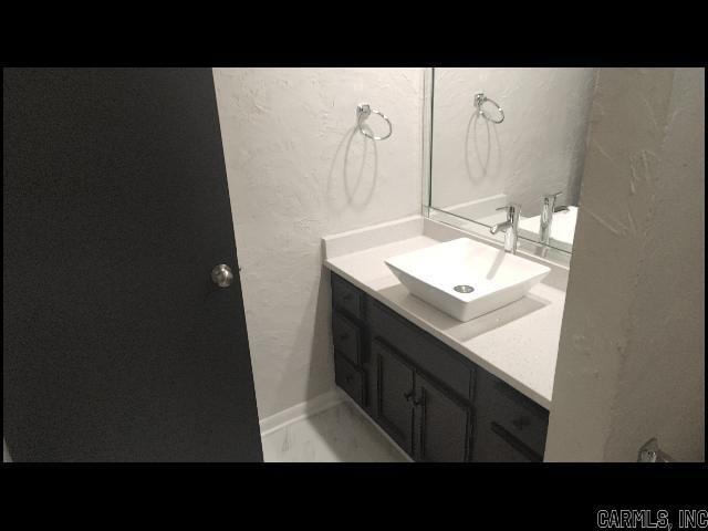 Building Photo - 401 Club Rd