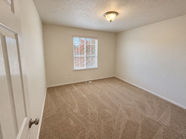 Building Photo - 2856 W Lost Rapids Dr