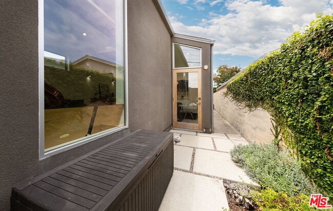Building Photo - 4066 Alla Rd