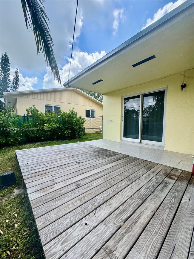 Building Photo - 9241 SW 204th Terrace