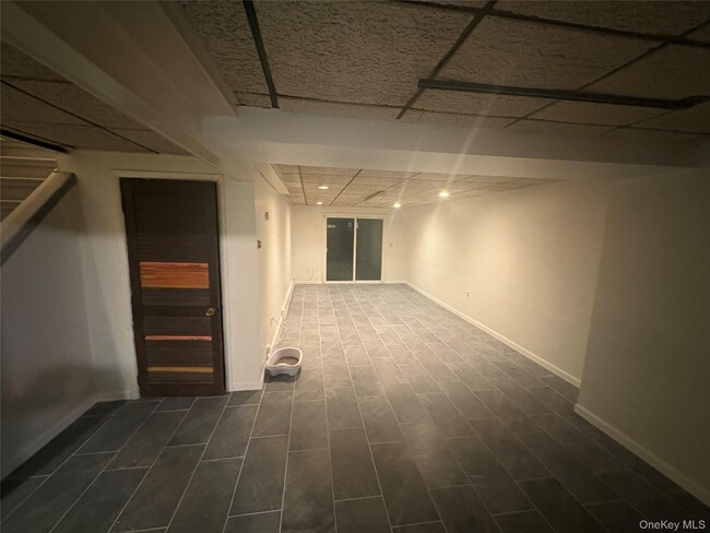 Building Photo - 72 Greenway Terrace