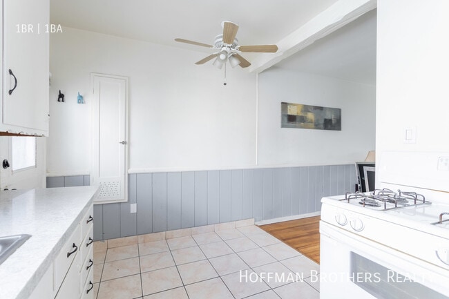 Building Photo - 12423 1/2 Chandler Blvd