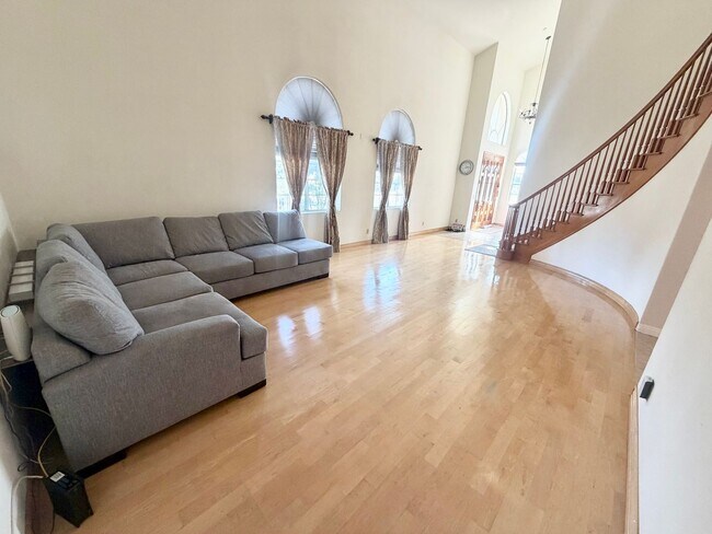 Building Photo - Spacious Modern Home with EV Charger, Solar & Gated 3-Car Garage