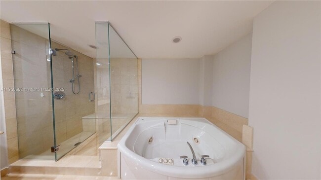 Building Photo - 3101 S Ocean Dr