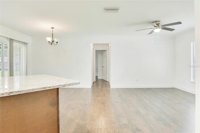 Building Photo - 6446 Powers Pointe Cir