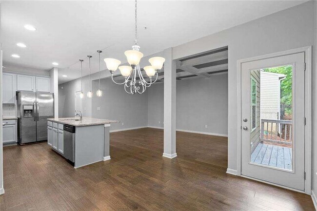 Building Photo - 113 Oakview Passage