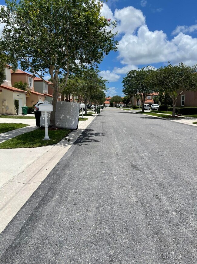 Building Photo - 777 NW 151st Ave