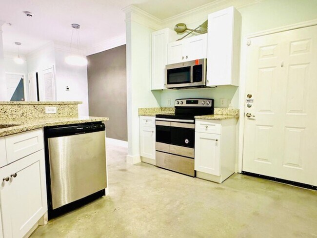 Building Photo - 8842 Villa View Cir