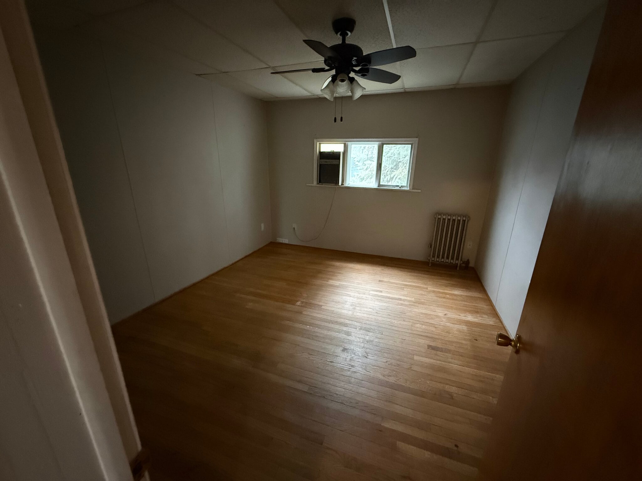 Building Photo - 1350 N Main Ave