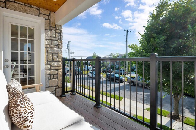 Building Photo - 464 Lindell Blvd