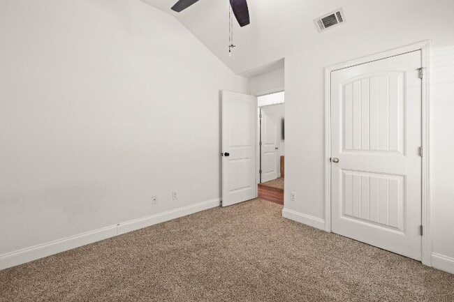 Building Photo - 16 Ristona Dr